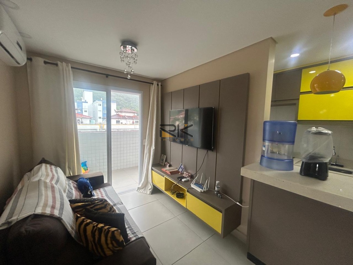 Apartamento Nas Toninhas para Locação de Temporada com 2 Dormitórios,sala de Estar e 95 Metros da Praia