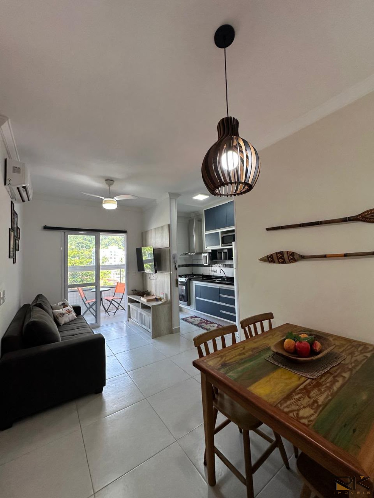 Apartamento à Venda Nas Toninhas com 2 Dormitórios Sendo 1 Suíte,varanda Gourmet com Churrasqueira