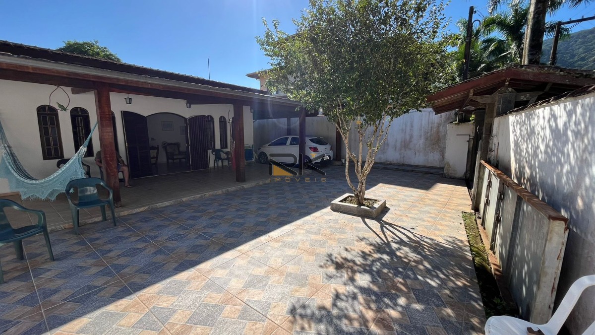 Casa em Condominio com 4 Dormitórios,4 Vagas de Garagem,varanda Gourmet com Churrasqueira e Piscina